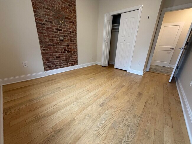 Building Photo - 84 Van Wagenen Ave