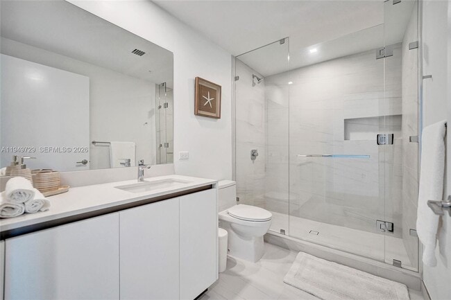 Building Photo - 900 N Ocean Blvd