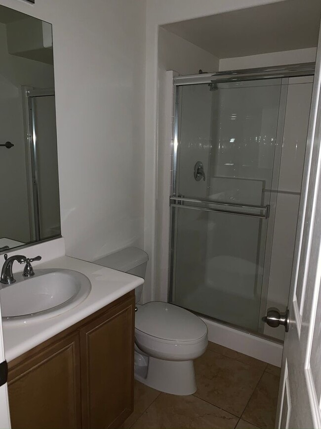 Building Photo - 4 bed, 3 bath townhome in desirable Paseo Del Sol Community!