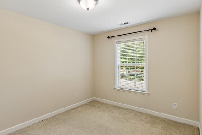 Building Photo - 2601 Danbury Cir