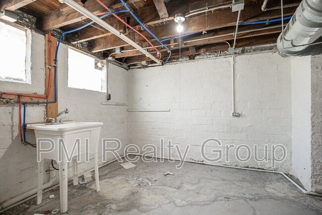 Building Photo - 12203 Castlewood Ave