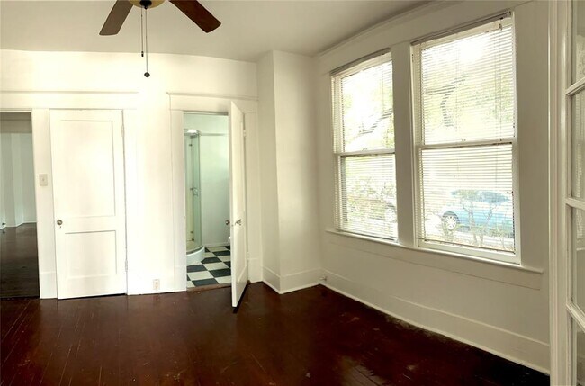 Building Photo - 630 W Alabama St
