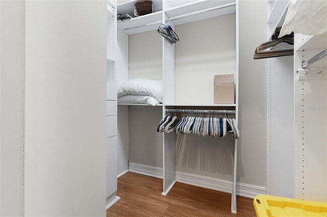 Building Photo - 216 Eastpark Dr