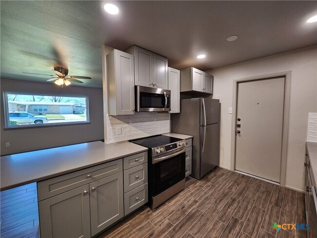 Building Photo - 362 Lockener Ave