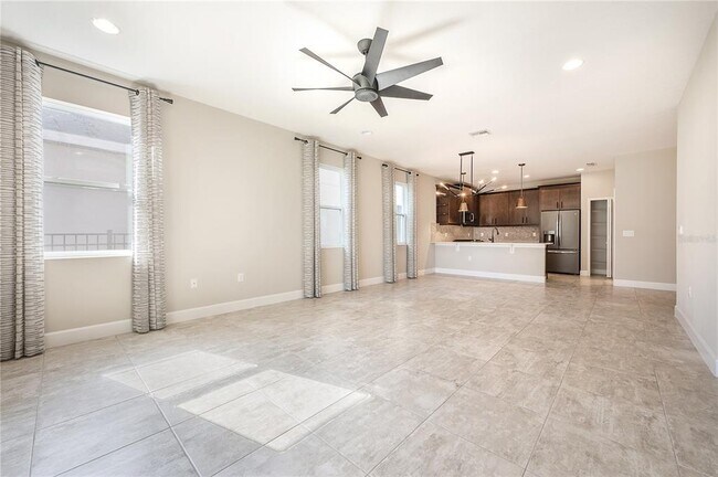 Building Photo - 7212 Paradiso Dr