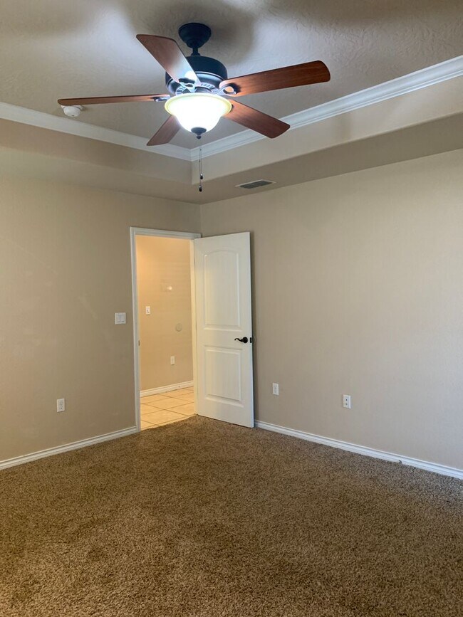 Building Photo - 4301 Sandstone Dr