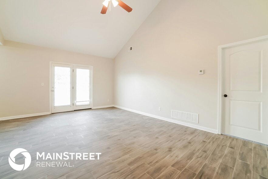 Building Photo - 4290 Carroll Dr