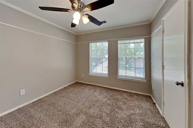 Building Photo - 10051 Rio Bravo Rd