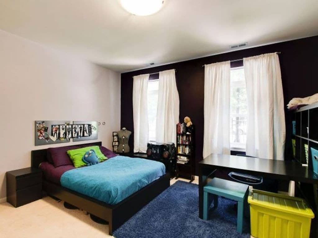 Master Bed - 1451 S Halsted St