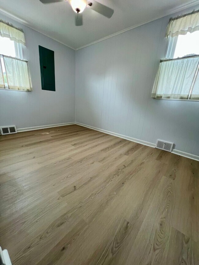 Building Photo - Stunning Single Family Home in King of Pru...