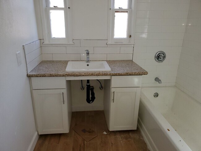 Building Photo - Van Ness Ave