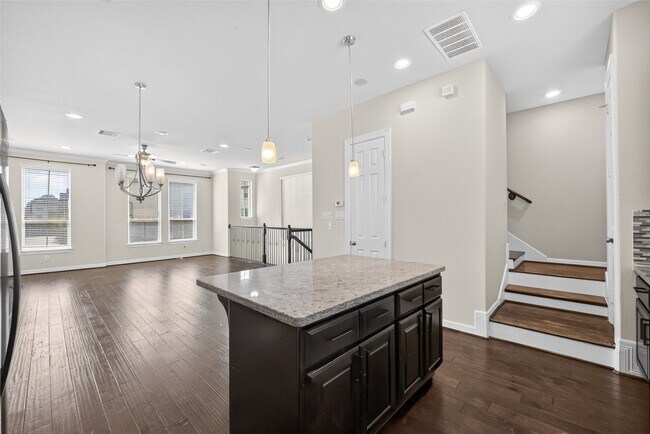 Building Photo - 2707 Shadybrook Meadow Dr