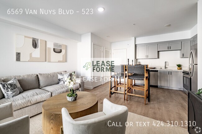 Building Photo - 14526 Kittridge St