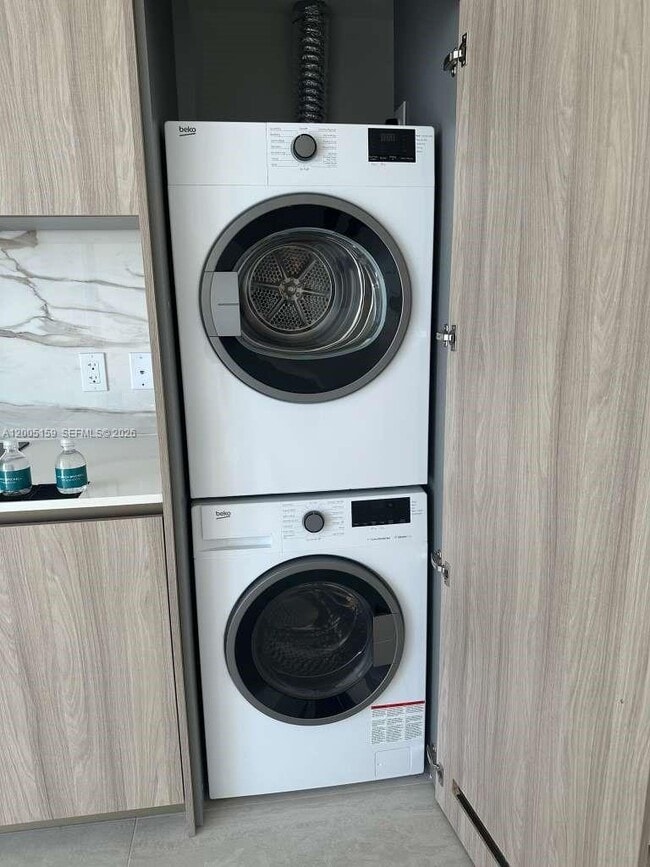 Building Photo - 77 SE 5th St