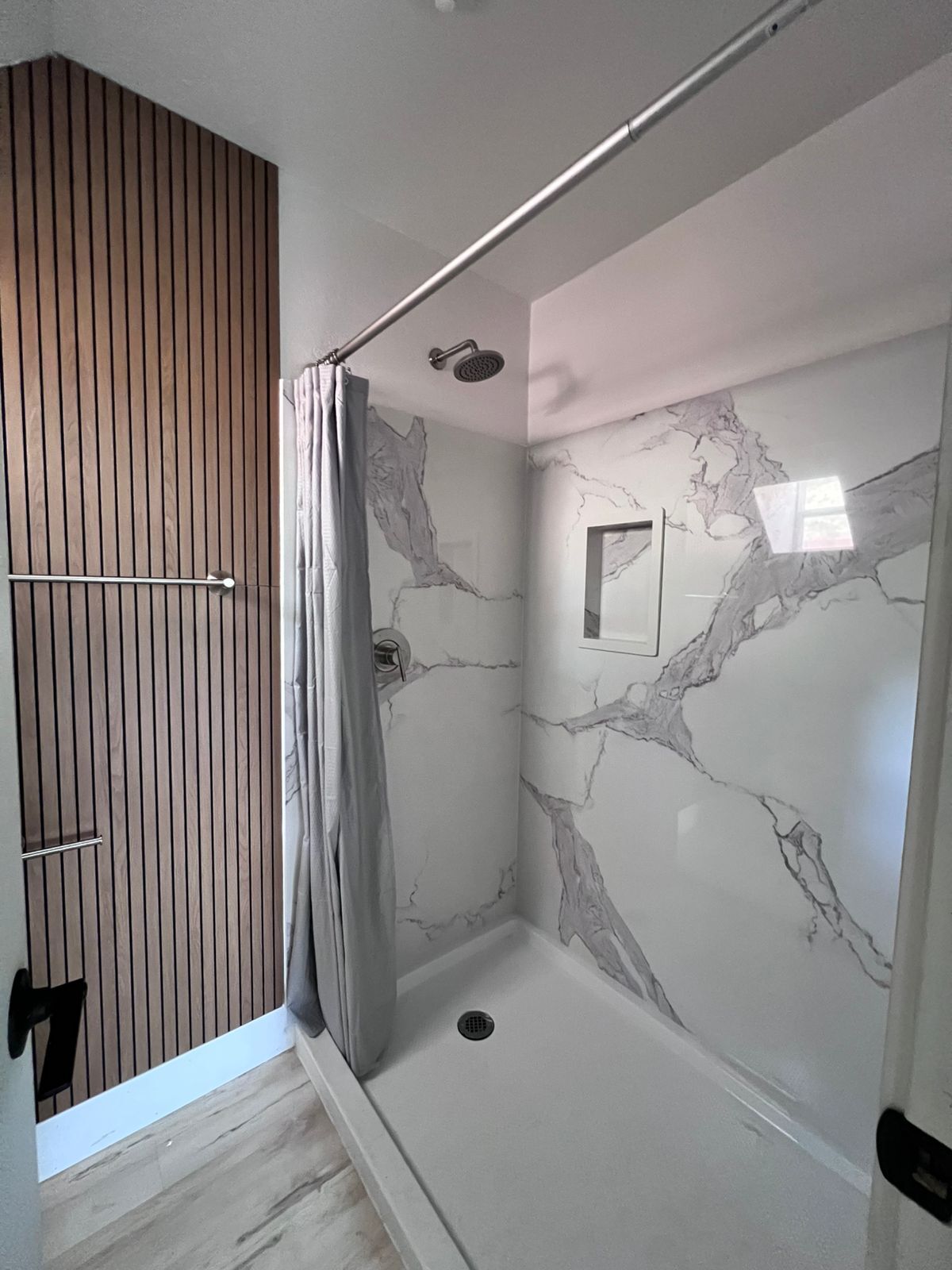 Building Photo - 496 Carr Ave