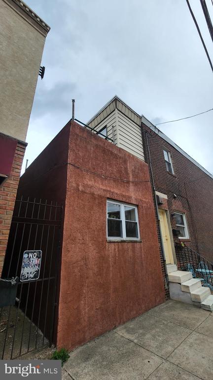 Building Photo - 1325 McKean St