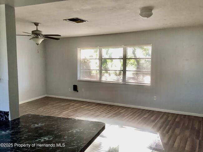 Building Photo - 7322 Pinehurst Dr