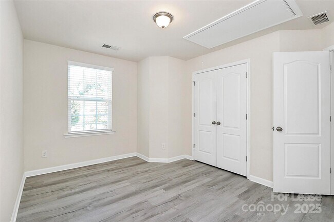 Building Photo - 14321 Green Birch Dr