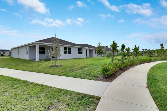 Building Photo - 8901 Dahlia Cir