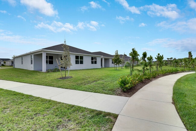 Building Photo - 8901 Dahlia Cir