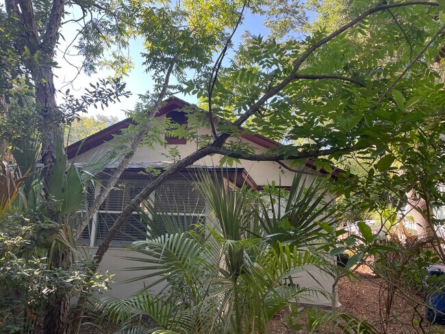 Building Photo - 873 10th Ave S