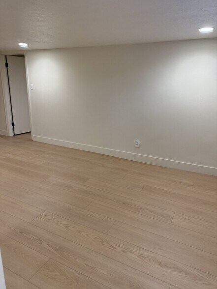 Building Photo - 1819 E Parleys Cyn Blvd