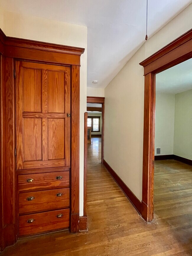 Building Photo - 786 McKinley Pkwy