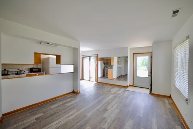 Building Photo - 1483 Cornell Ct