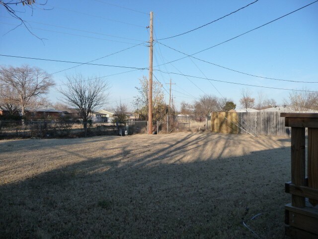 Building Photo - 605 SW 45th St