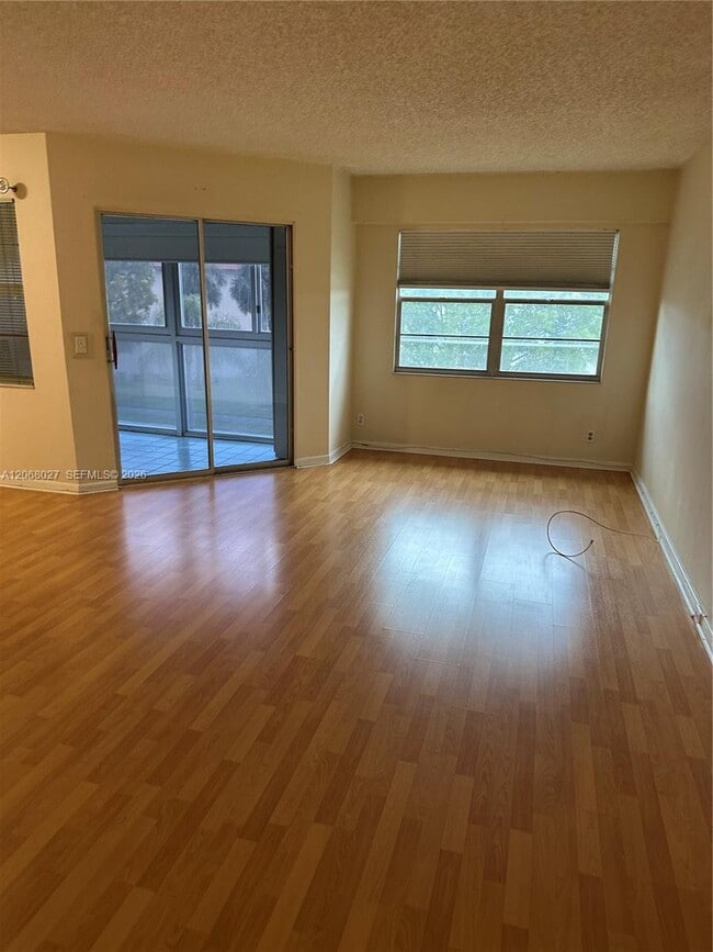 Building Photo - 1000 SW 128th Terrace
