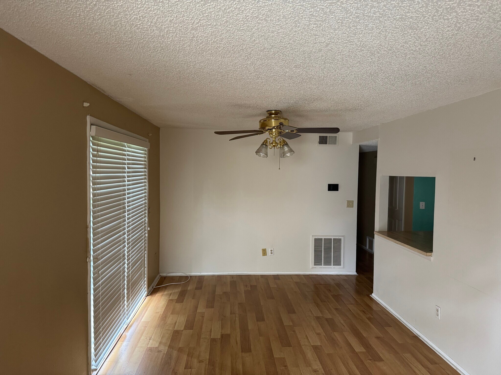 Building Photo - 127 Camphor Cir