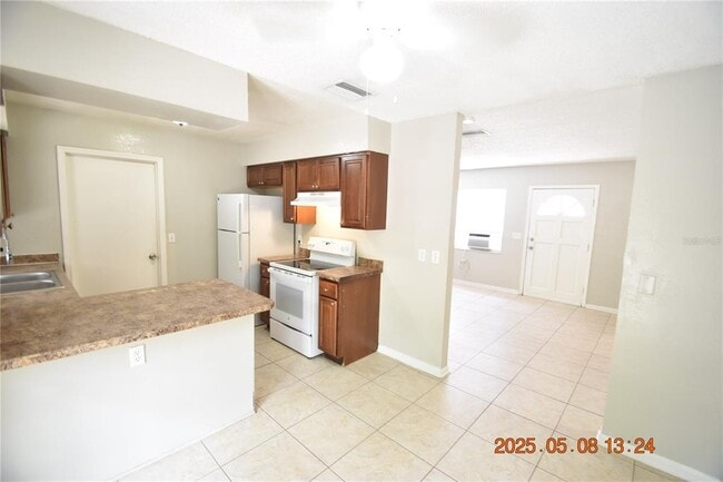 Building Photo - 8320 Oleander Ln