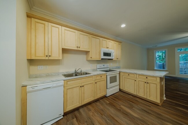 Building Photo - 8 Hydrangea Ct