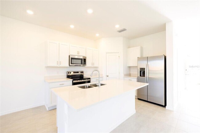 Building Photo - 7609 WATERSCAPE Dr