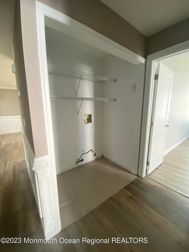Building Photo - 120 Oak Hill Dr