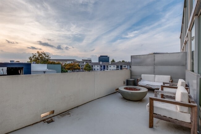 Building Photo - 4626 Coles Manor Pl