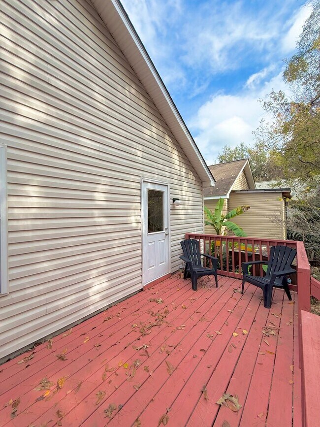 Building Photo - Charming 3BR Home in a Prime Tallahassee Location!!