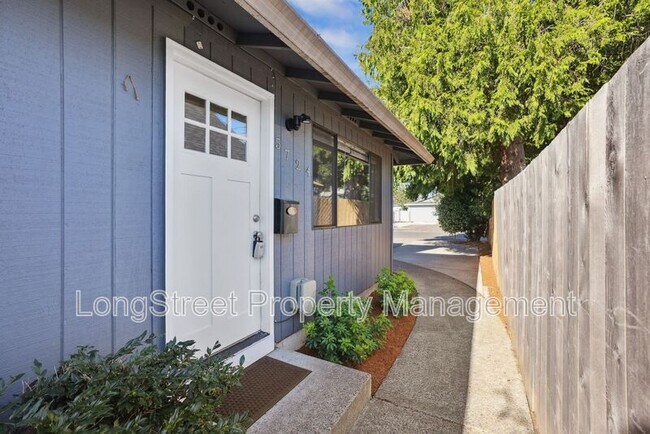 Building Photo - 5726 SE 83rd Ave
