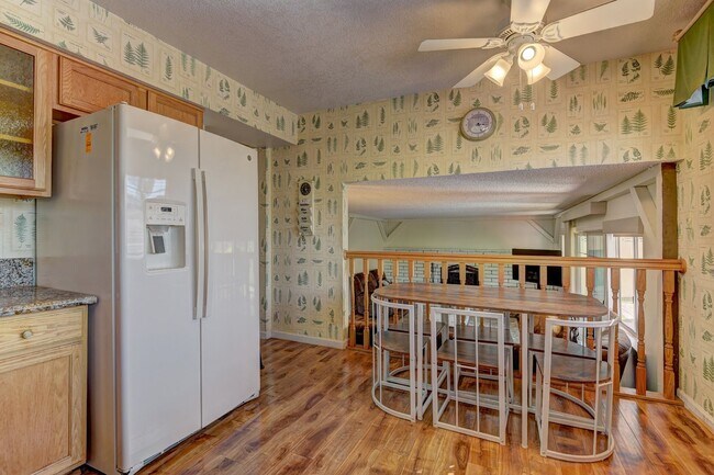 Building Photo - Discover this 4-bedroom, 2.5-bath historic beauty in the heart of Spring Valley, where Old Vegas ...