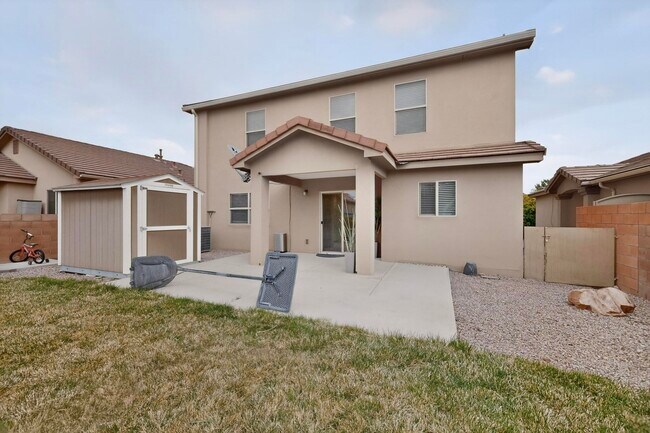 Building Photo - 2713 Violeta Cir SE