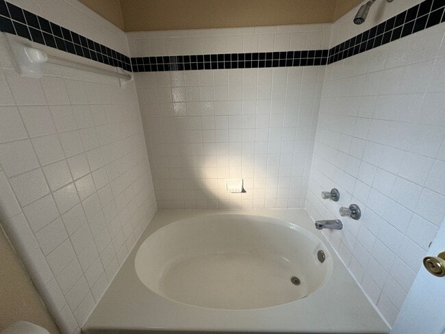 Building Photo - 4607 Shumard Dr