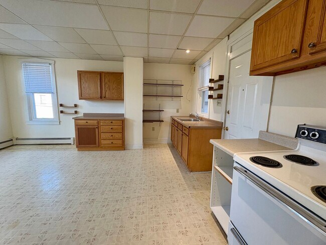 Building Photo - 519-5195 S Market St