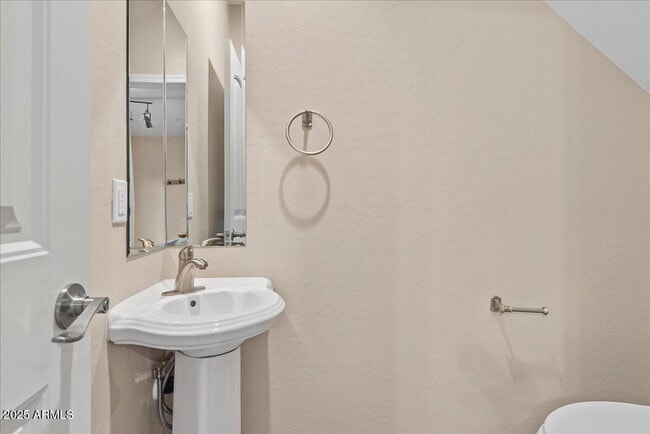 Building Photo - 1406 W Main St