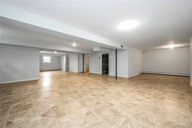 Building Photo - 122 Sagamore Rd