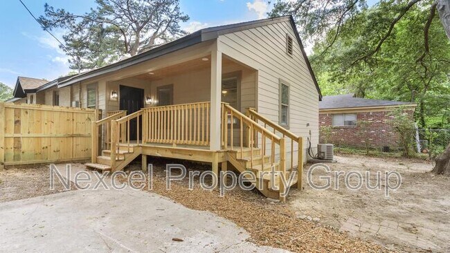 Building Photo - 3602 Carnes Ave