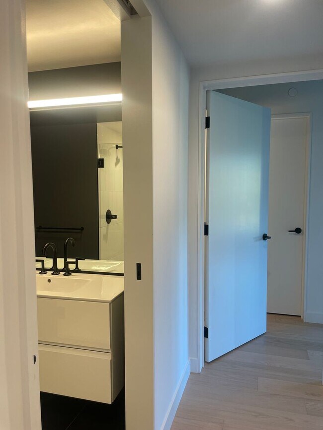 Building Photo - 960 Market St