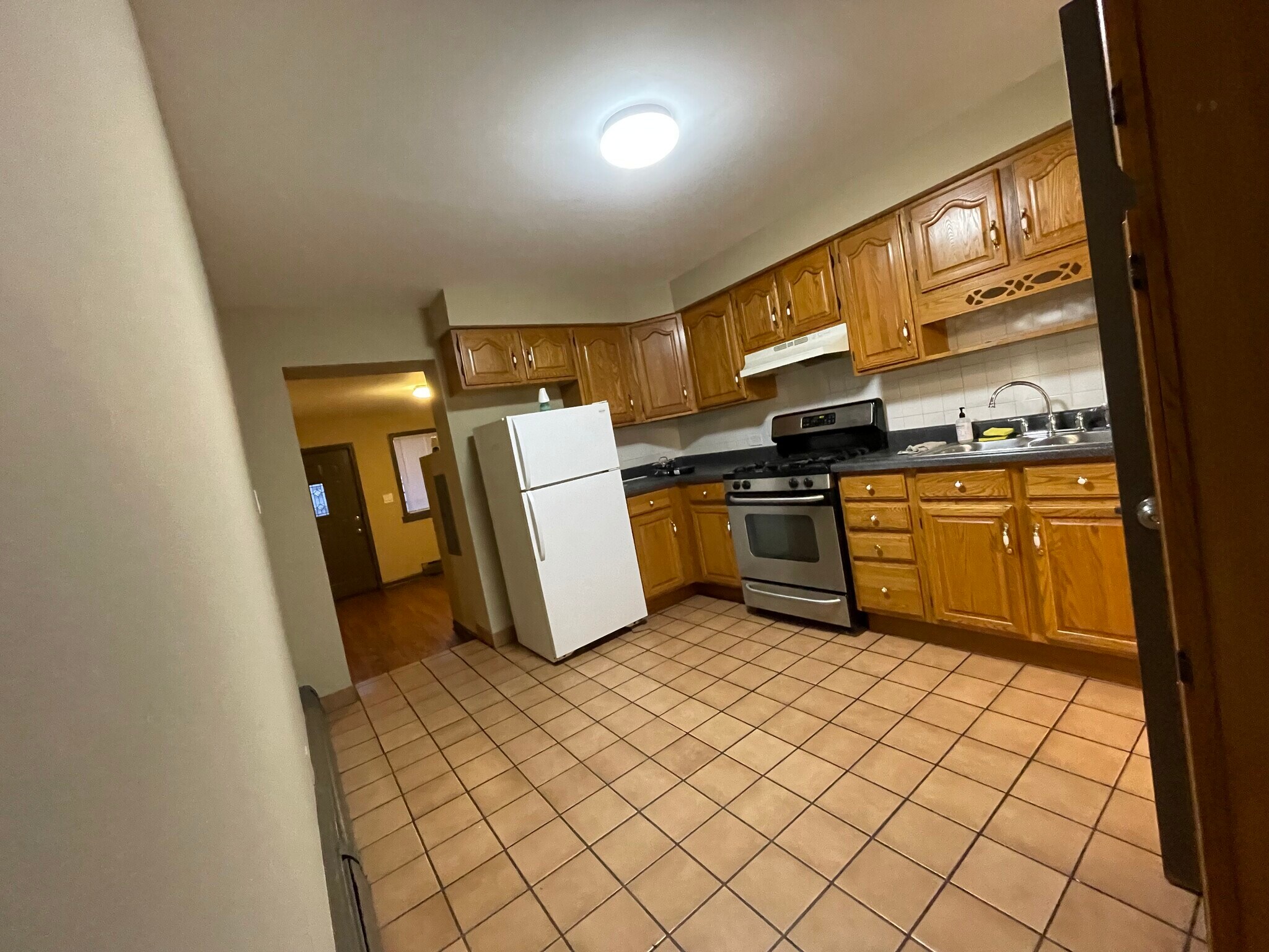 Building Photo - 3450 W Le Moyne St