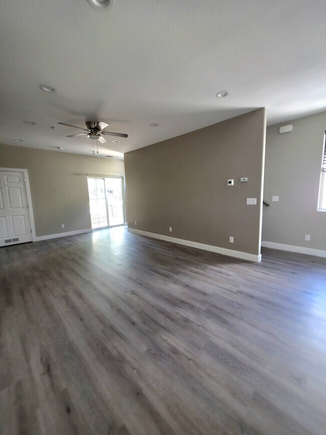 Building Photo - 2522 W Cripple Creek Dr