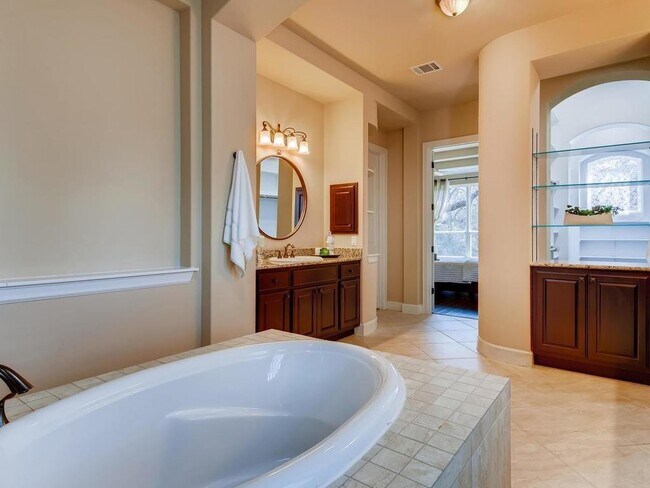 Building Photo - 215 Reveille Rd