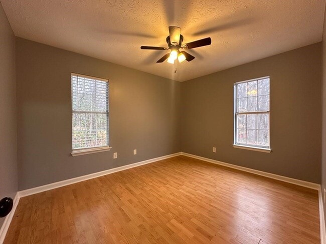 Building Photo - 10750 Plantation Bridge Dr